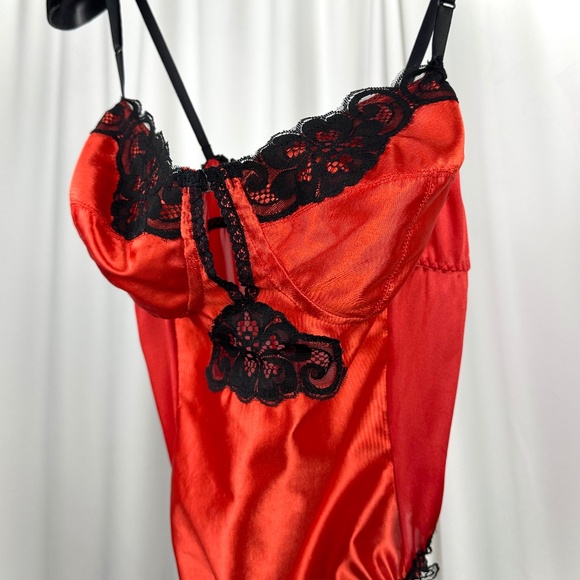 Vintage Elizabeth Gordon Red Nylon Lace Teddy Made in Canada - Picture 5 of 16